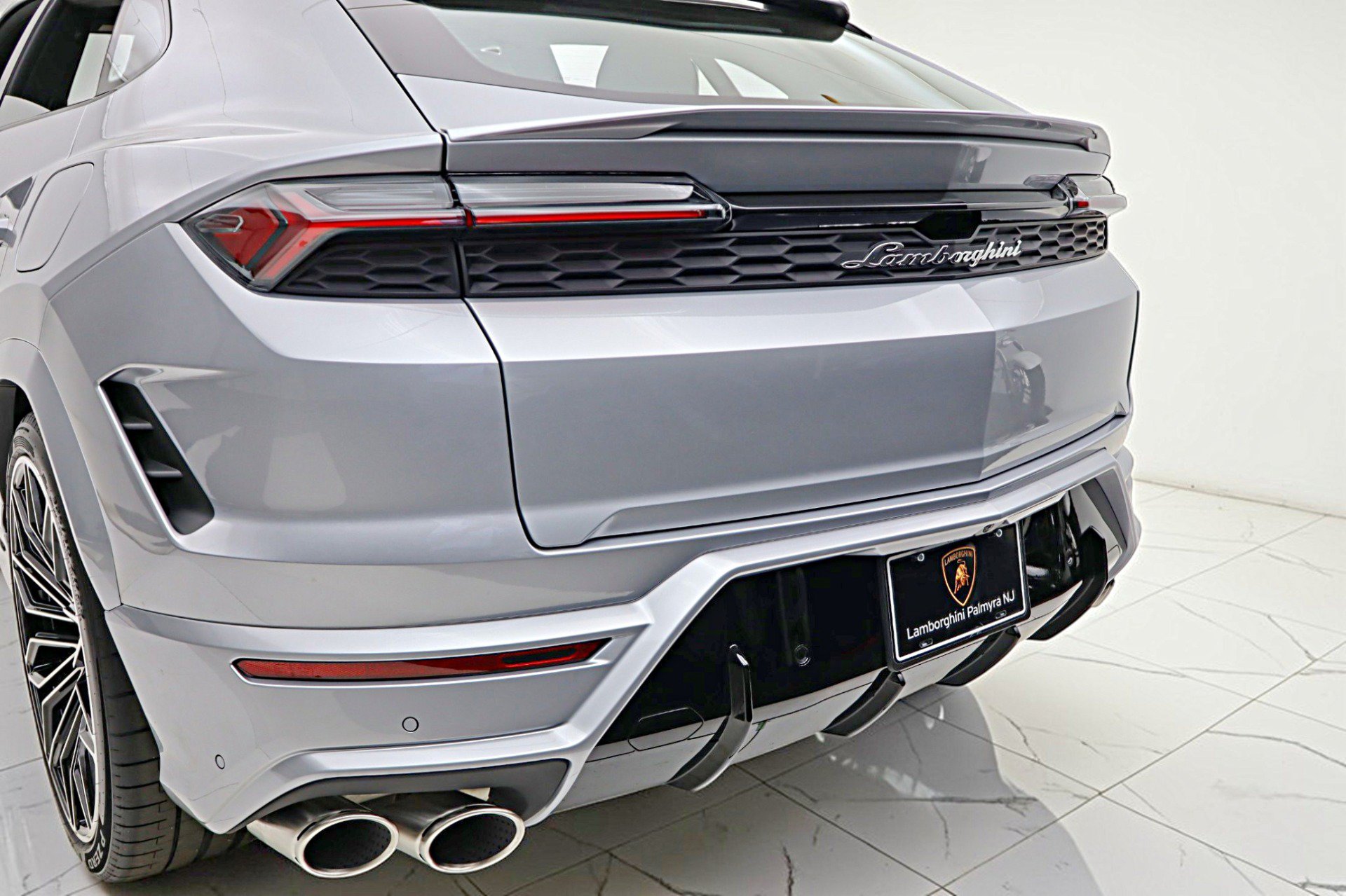 Used 2026 Lamborghini Urus SE AWD/4WD image 23