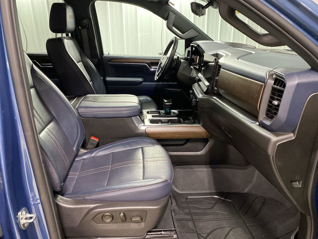 Used 2024 Chevrolet Silverado 1500 High Country w/ Technology Package image 24