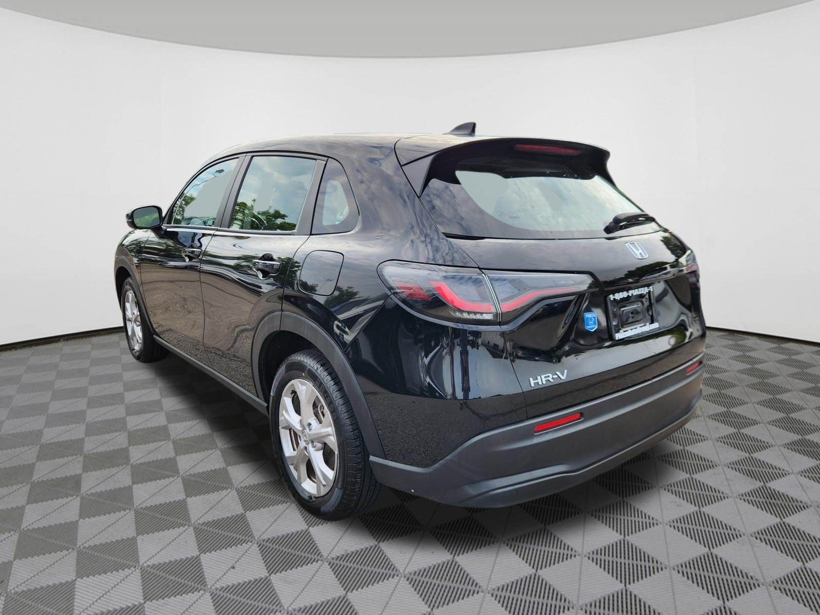 Certified 2024 Honda HR-V LX image 3