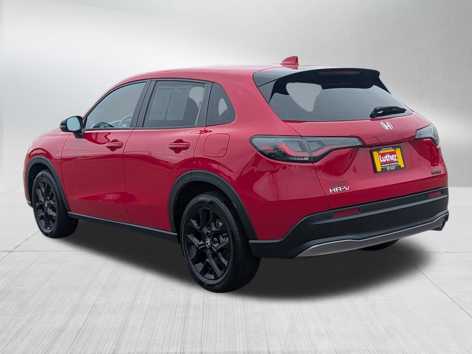 Used 2023 Honda HR-V Sport image 5