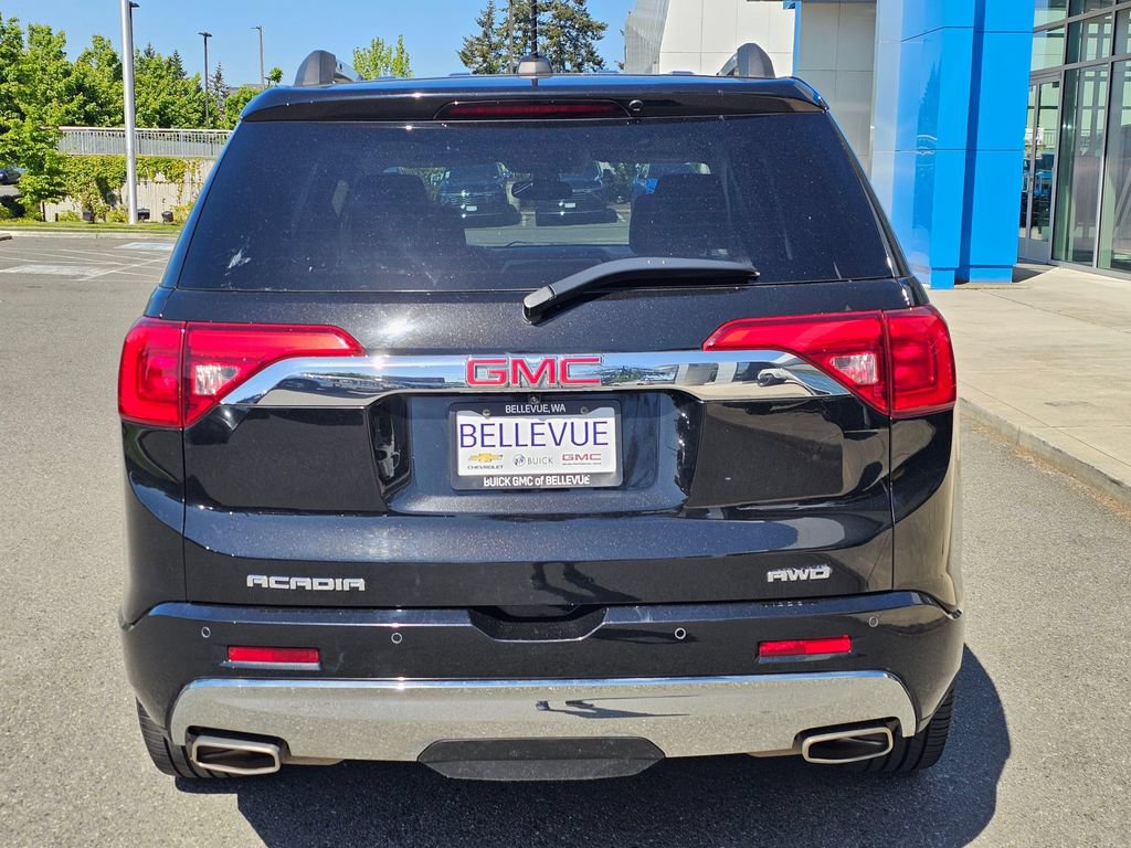 Used 2017 GMC Acadia Denali w/ Technology Package AWD/4WD image 4