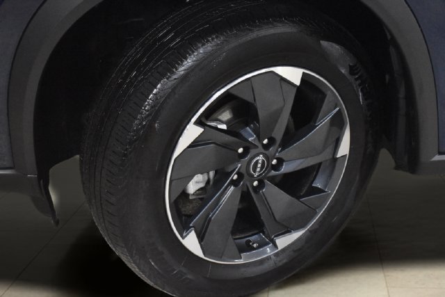 Used 2025 Nissan Rogue SV AWD/4WD image 37