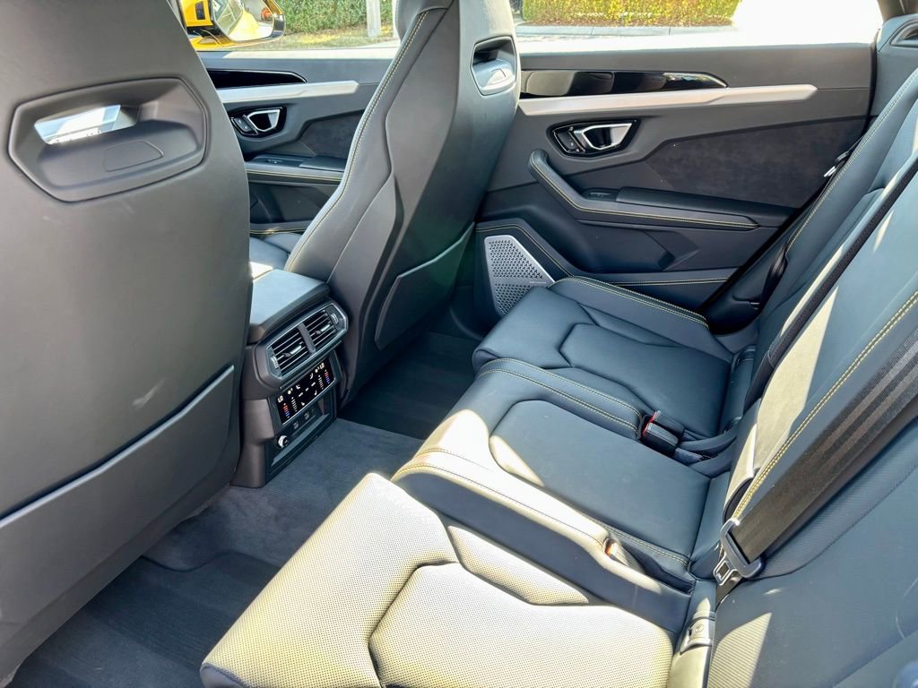 Used 2022 Lamborghini Urus image 21