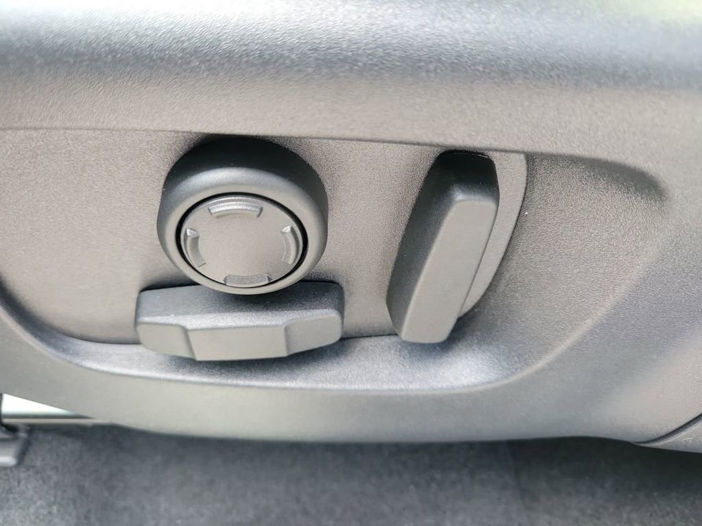 New 2025 Land Rover Discovery Sport Dynamic SE AWD/4WD image 27