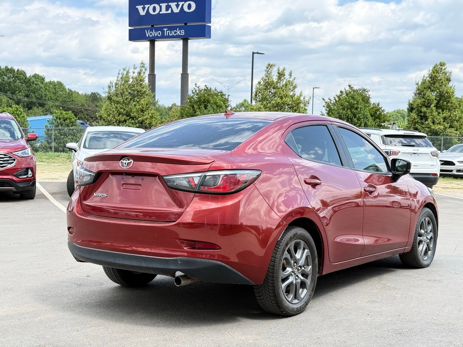 Used 2019 Toyota Yaris LE FWD image 8