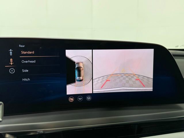 New 2025 Cadillac Lyriq Luxury w/ Nappa Leather Package RWD image 18