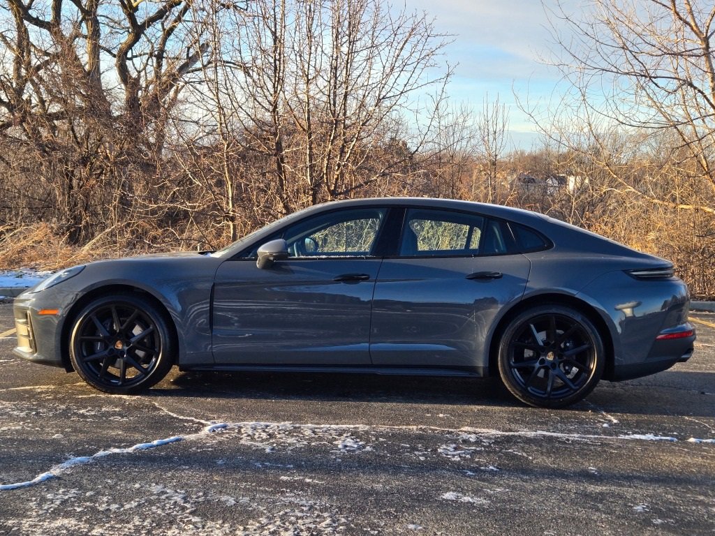 Used 2025 Porsche Panamera 4 image 2