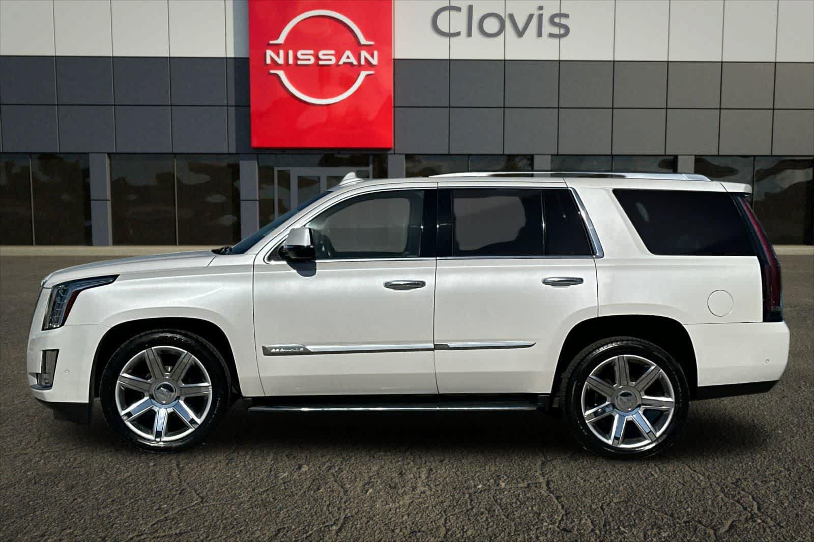 Used 2020 Cadillac Escalade Luxury AWD/4WD image 6