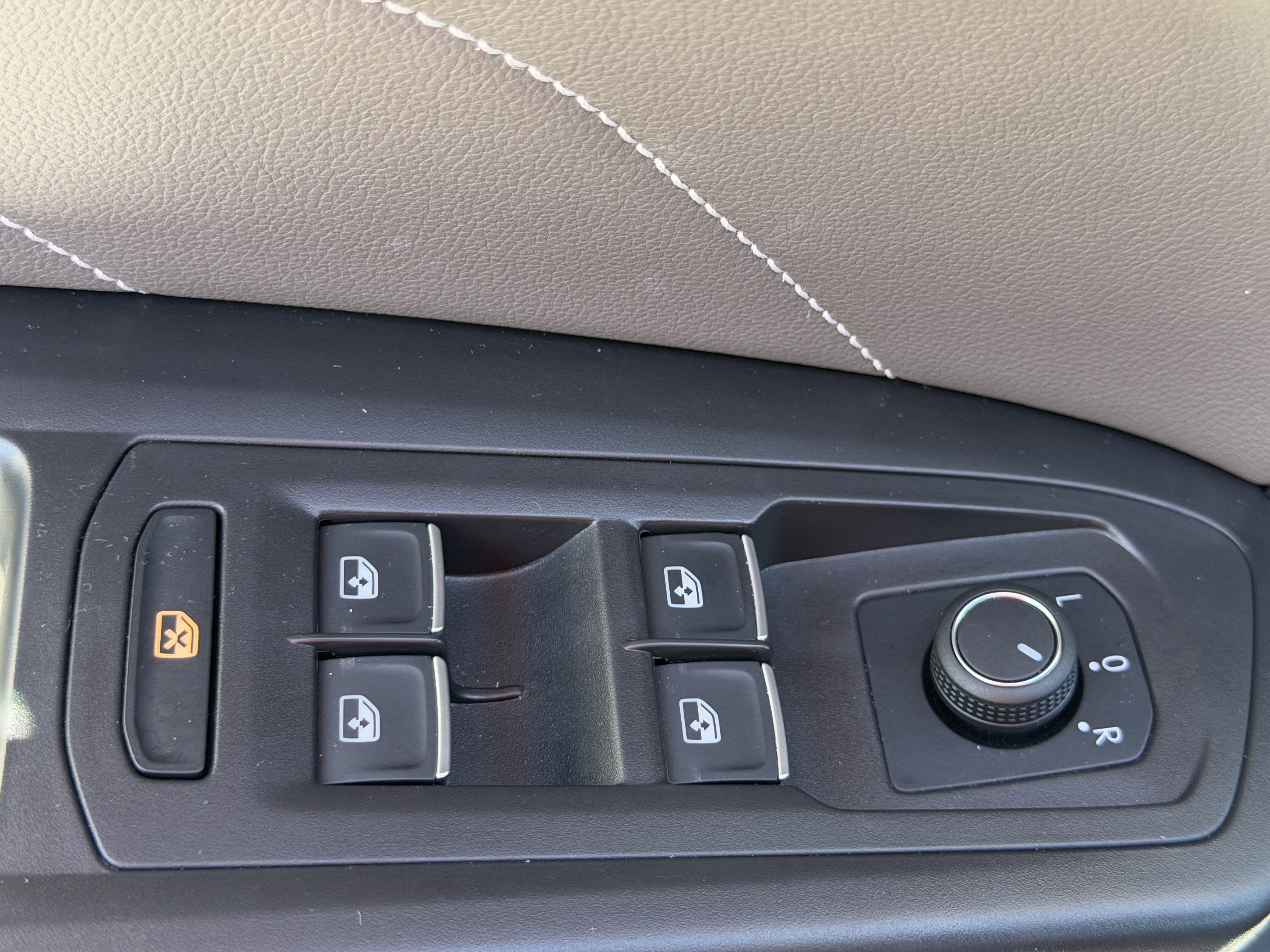 Used 2023 Volkswagen Atlas Cross Sport SEL R-Line image 15