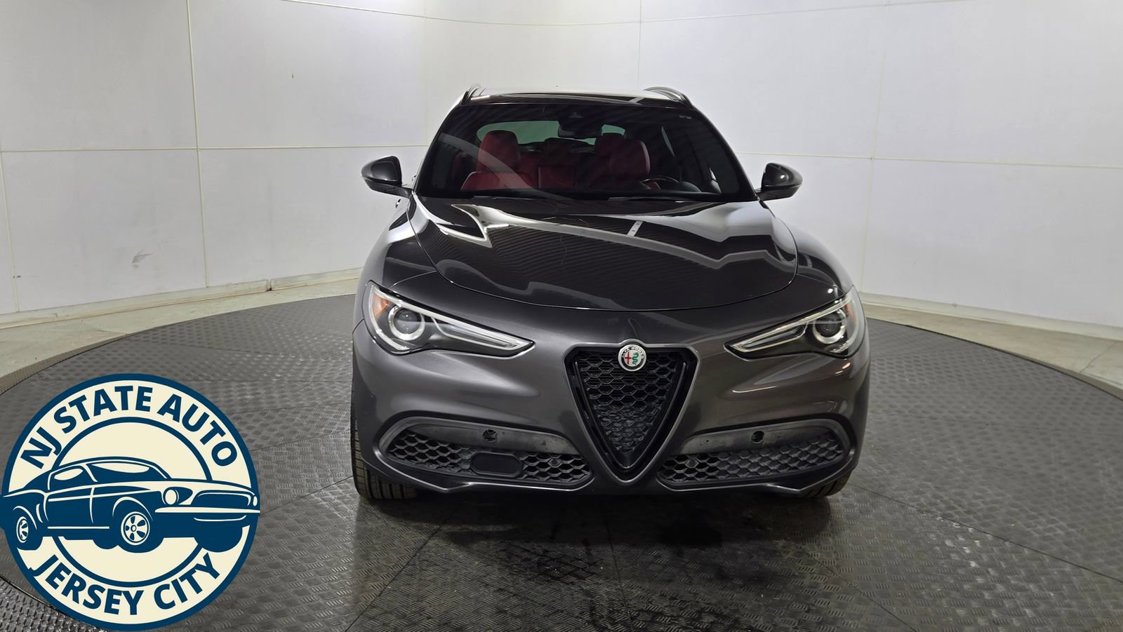 Used 2022 Alfa Romeo Stelvio Sprint image 2