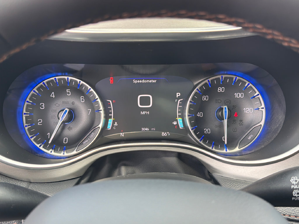 Used 2024 Chrysler Pacifica Pinnacle AWD/4WD image 24
