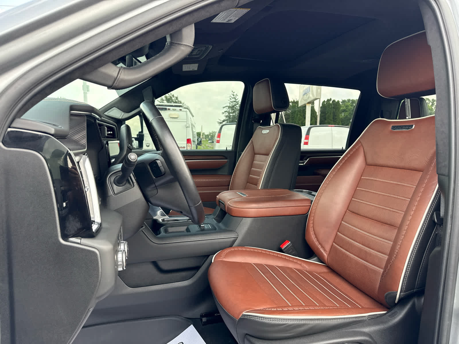 Certified 2025 GMC Sierra 3500 Denali Ultimate AWD/4WD image 12