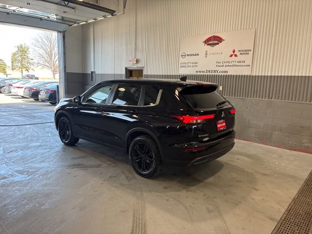 Used 2024 Mitsubishi Outlander ES image 5