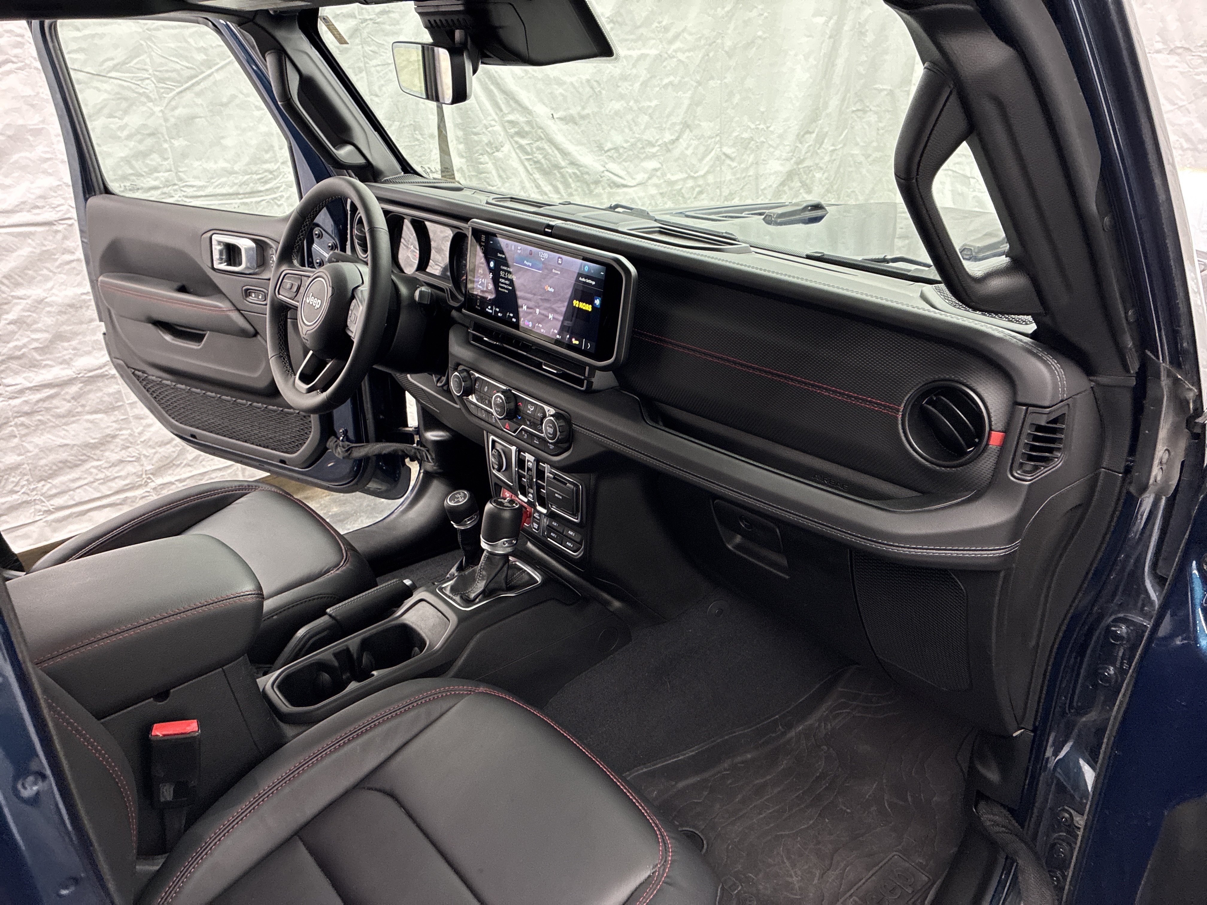 Certified 2025 Jeep Wrangler Unlimited Rubicon AWD/4WD image 15
