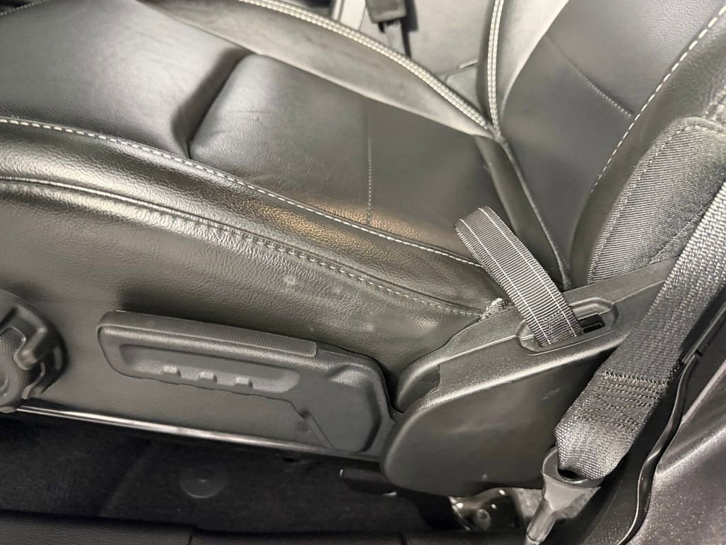 Used 2022 Jeep Wrangler Unlimited Sahara w/ Safety Group image 26