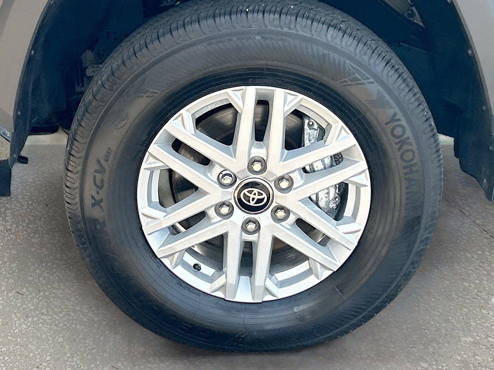 Used 2025 Toyota Tundra SR5 AWD/4WD image 40