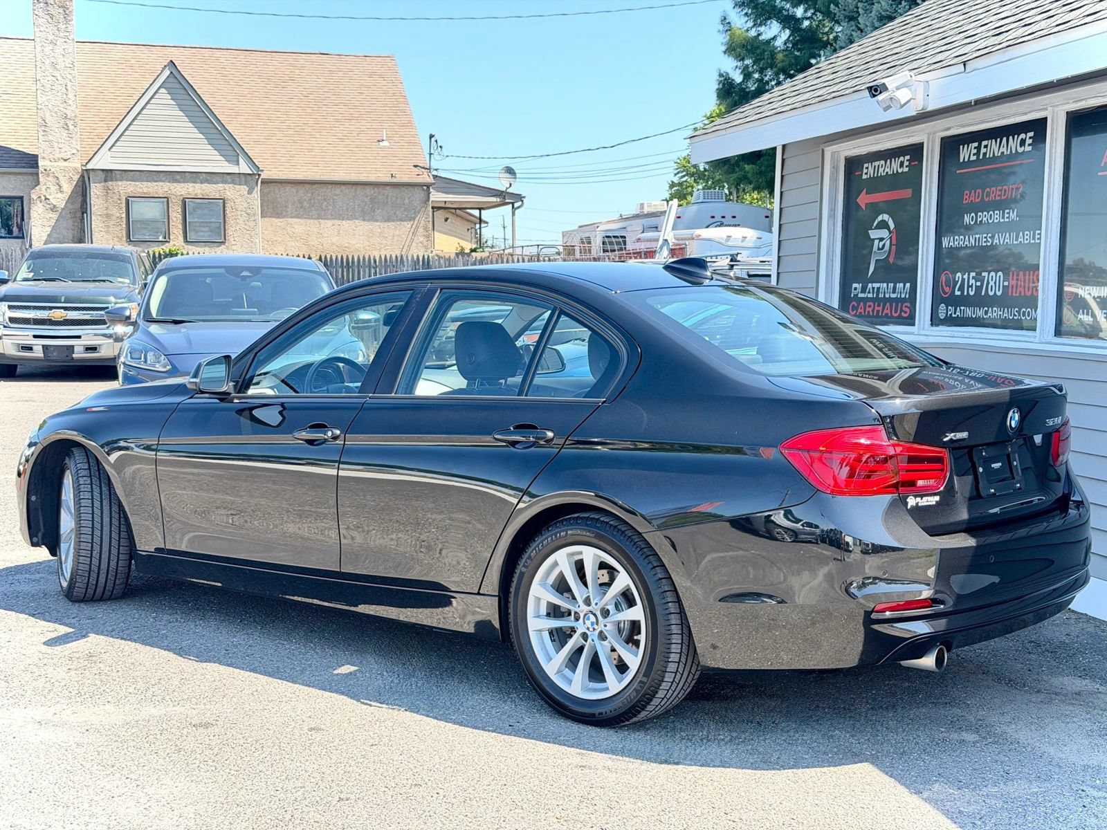 Used 2018 BMW 320i xDrive Sedan w/ Convenience Package AWD/4WD image 4
