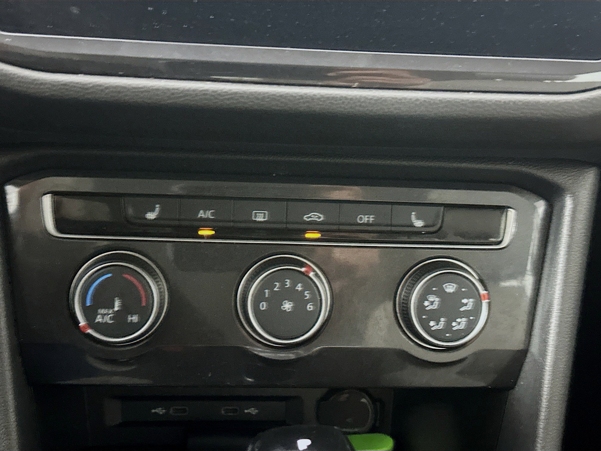 Used 2024 Volkswagen Tiguan S image 23