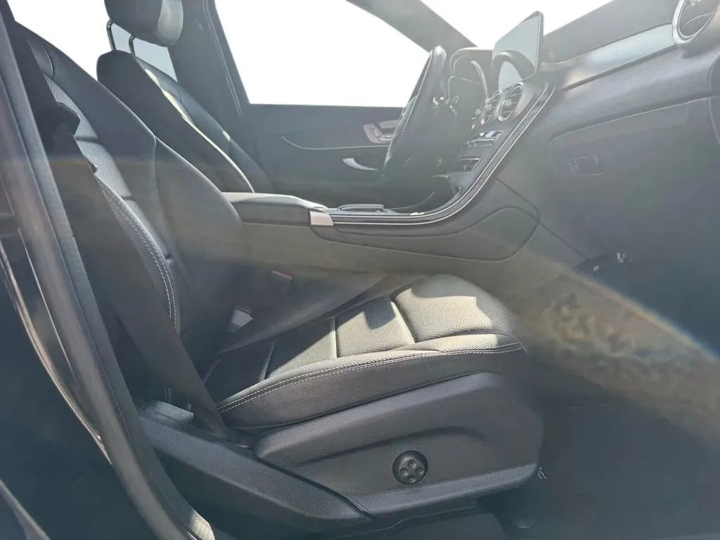 Used 2022 Mercedes-Benz GLC 300 4MATIC image 13