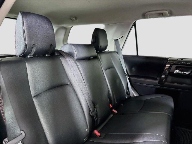 Used 2024 Toyota 4Runner TRD Off-Road Premium AWD/4WD image 28