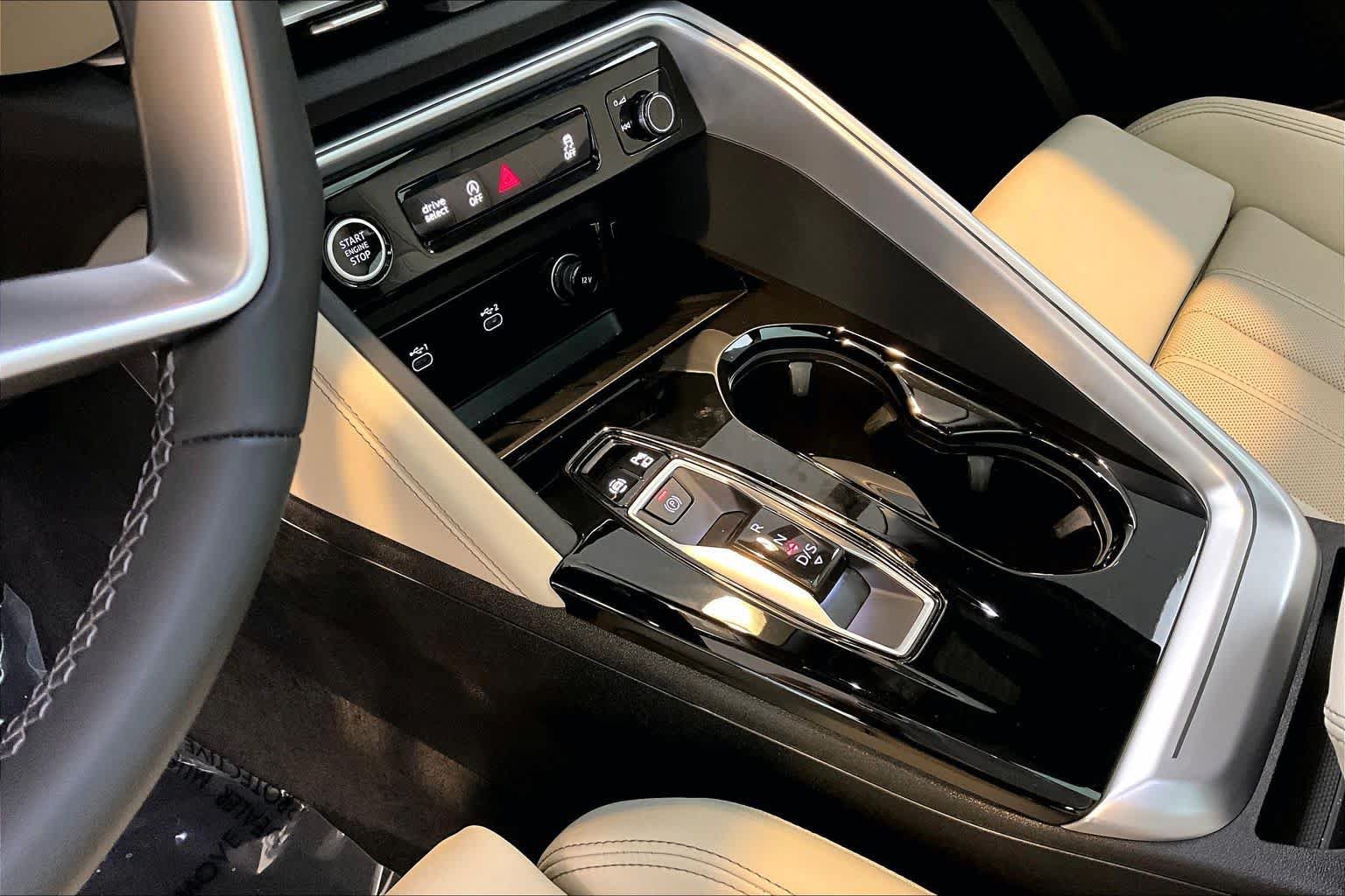 Certified 2025 Audi Q5 Prestige AWD/4WD image 17