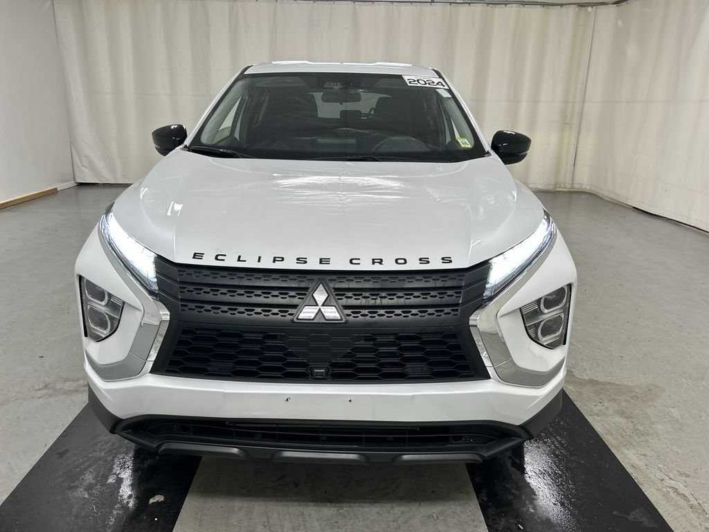 Used 2024 Mitsubishi Eclipse Cross LE AWD/4WD image 3