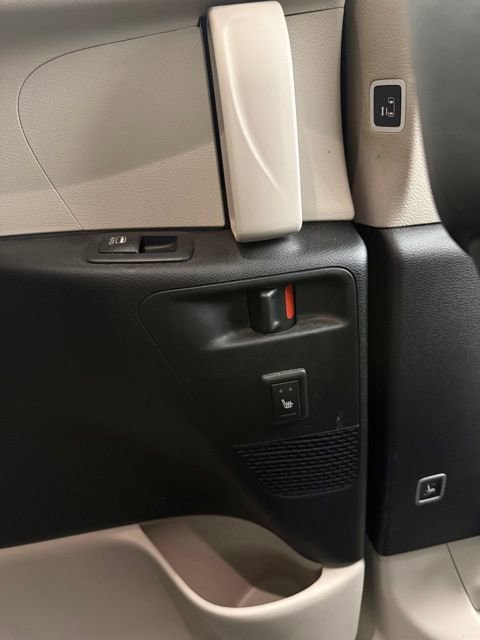 Used 2022 Chrysler Pacifica Limited FWD image 51