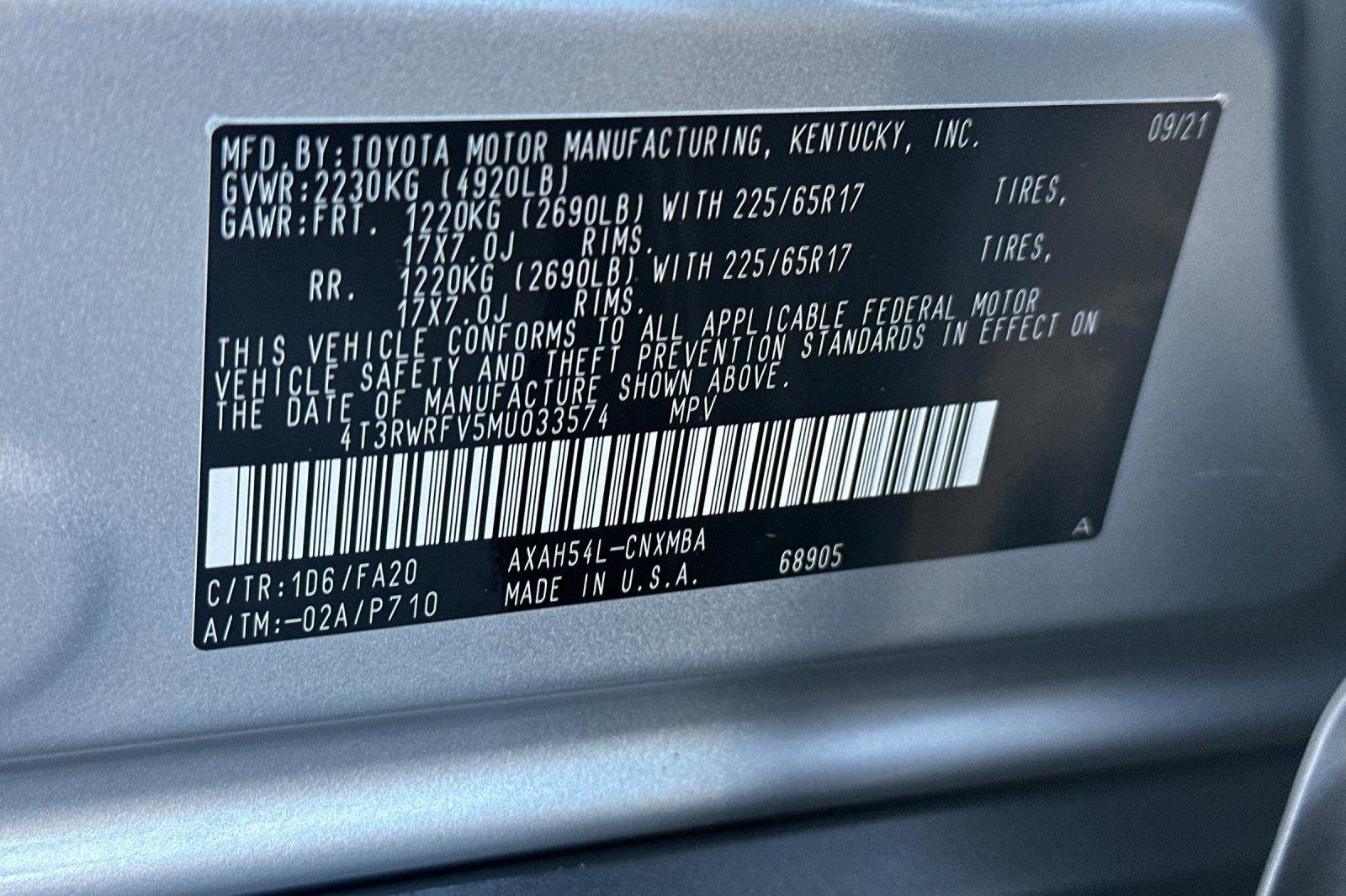 Used 2021 Toyota RAV4 XLE w/ Carpet Mat Package (TMS) image 28