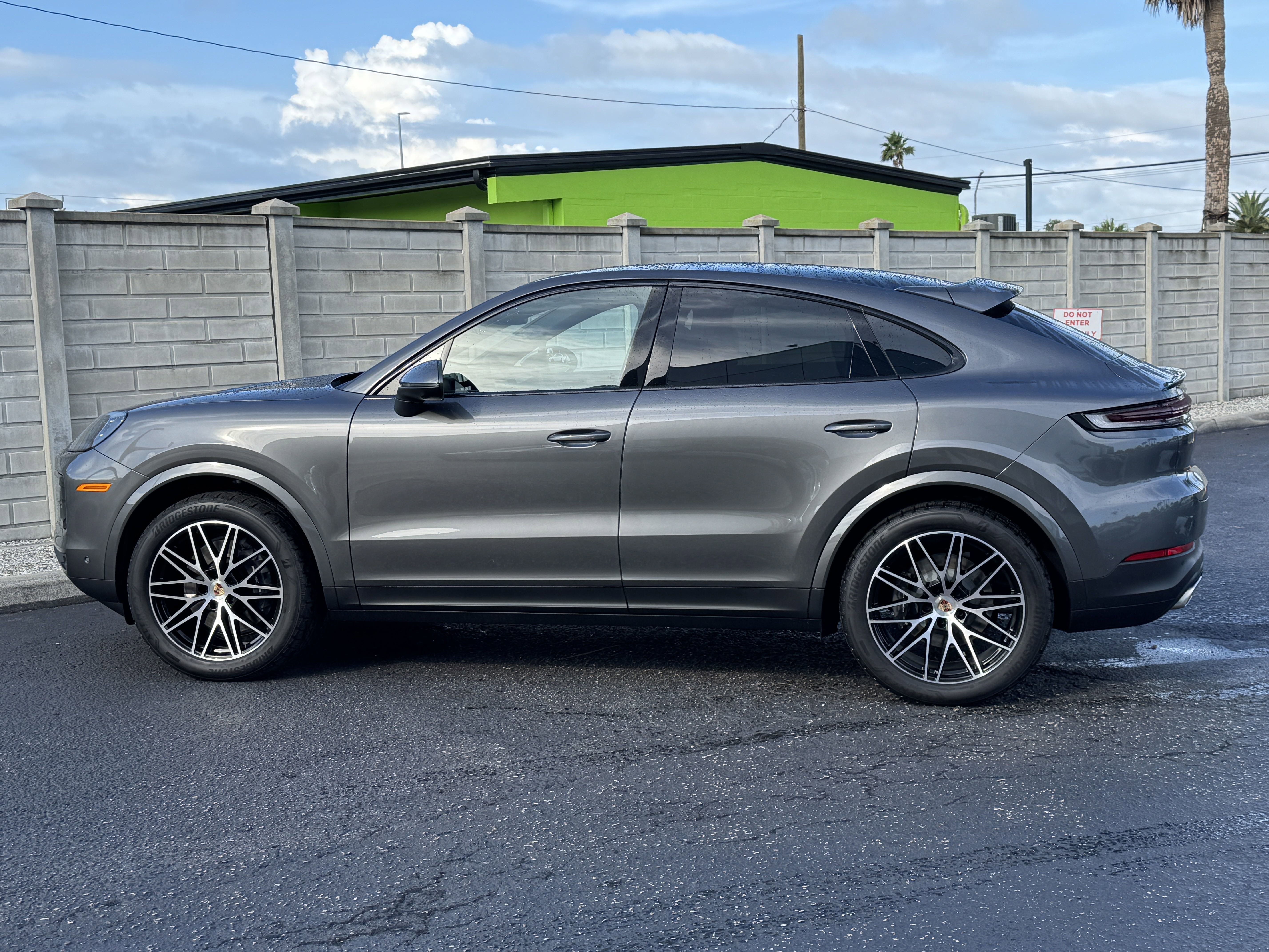 New 2025 Porsche Cayenne Coupe image 2