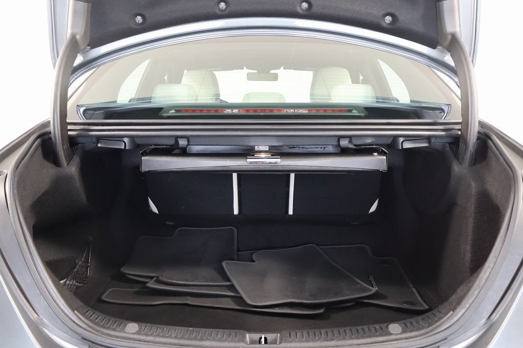 Used 2017 Mercedes-Benz E 300 image 14