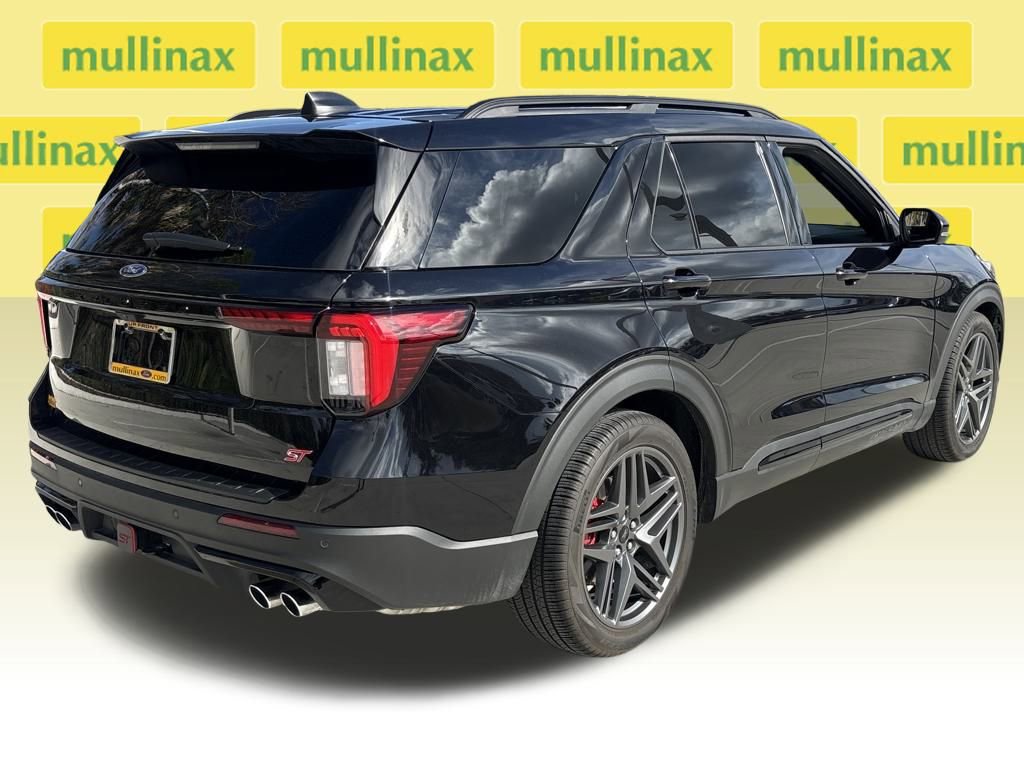 Used 2025 Ford Explorer ST video 4