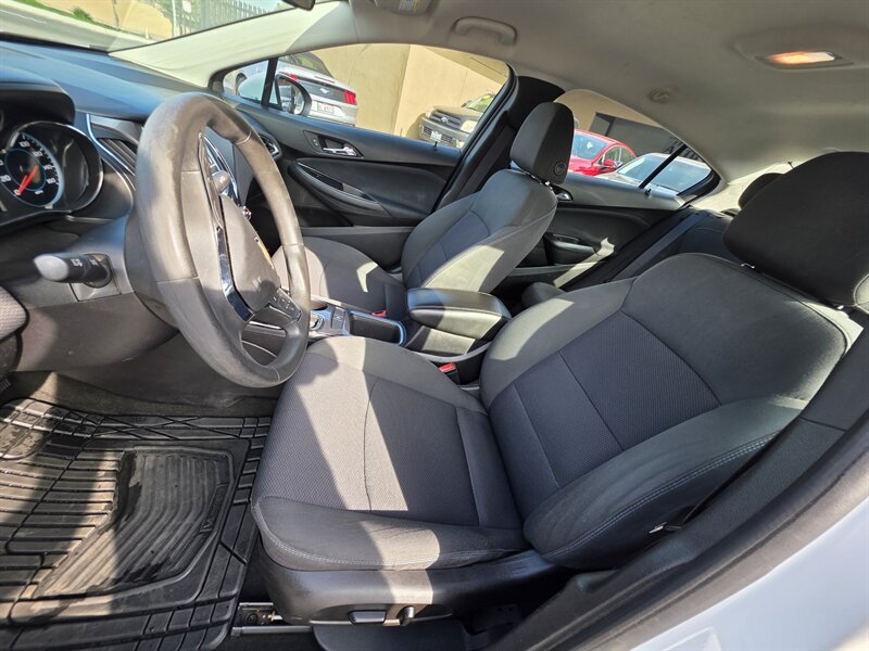 Used 2017 Chevrolet Cruze LT w/ Convenience Package FWD image 13