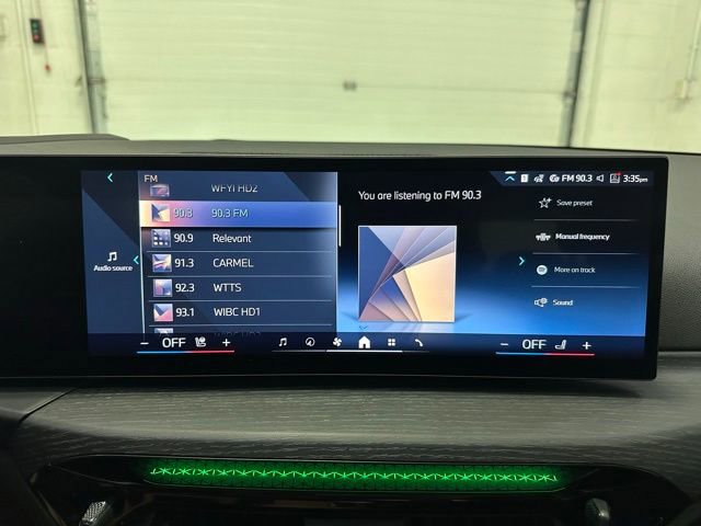 Used 2025 BMW 330i xDrive Sedan w/ Premium Package image 16