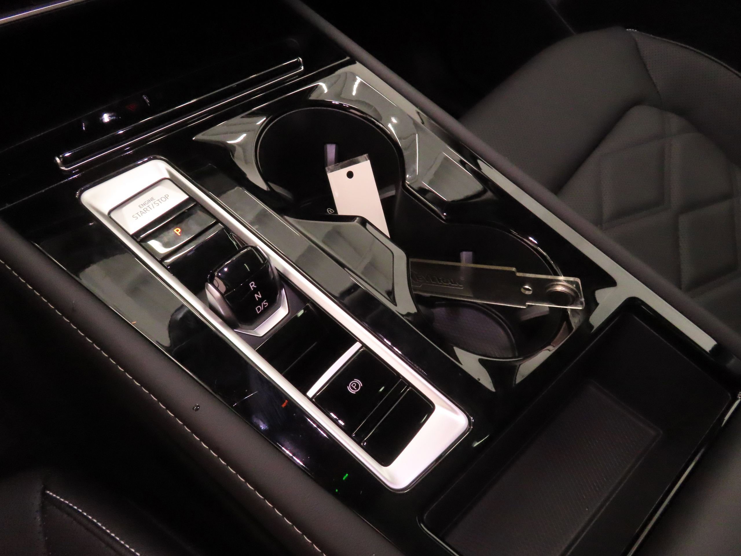 New 2025 Volkswagen Atlas SE FWD image 17