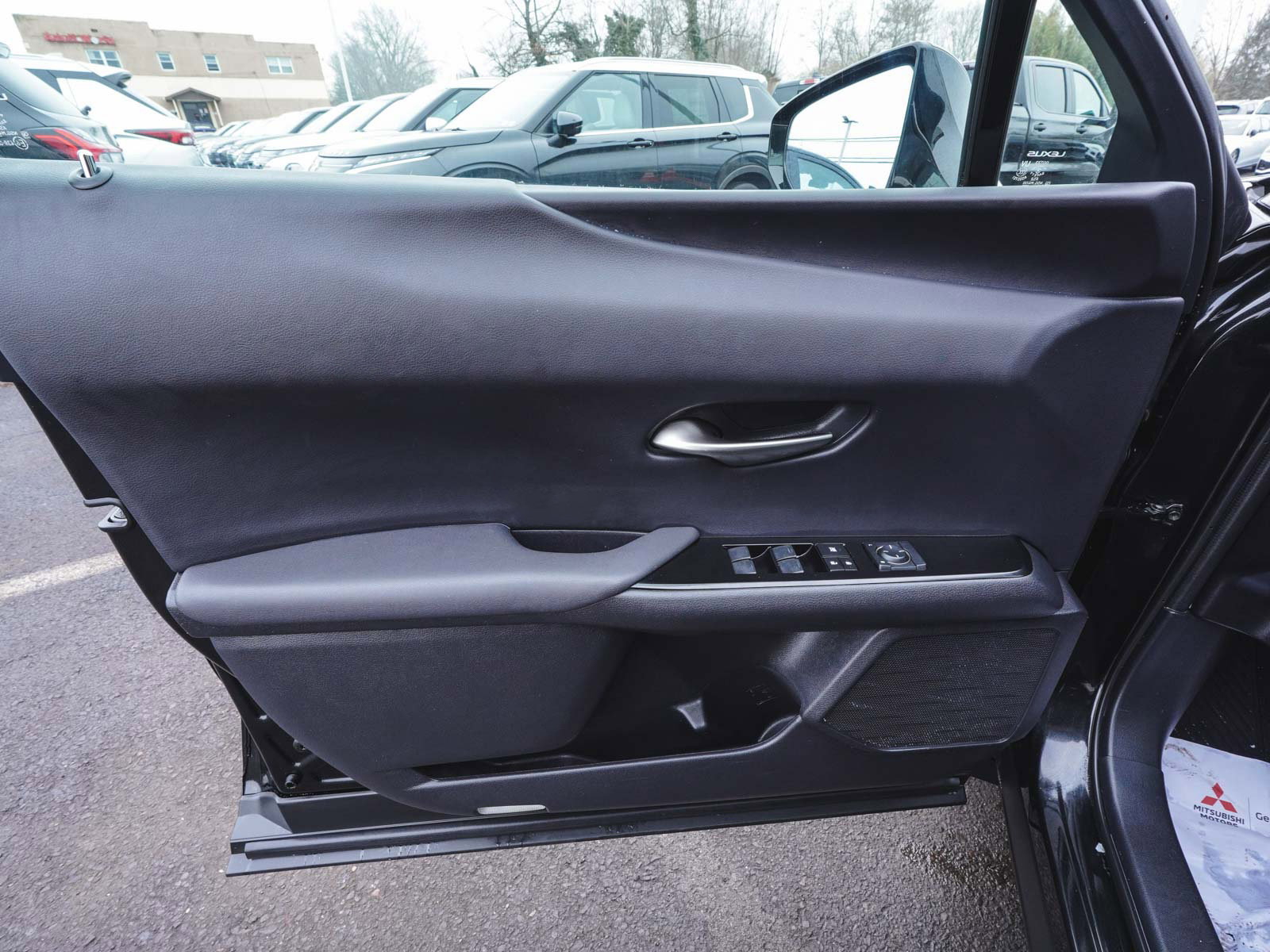 Used 2023 Lexus UX 250h AWD w/ Premium Package image 9