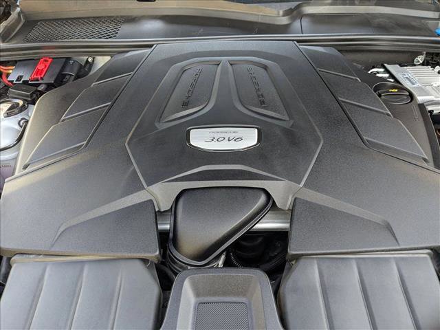 Used 2023 Porsche Cayenne Platinum Edition image 22