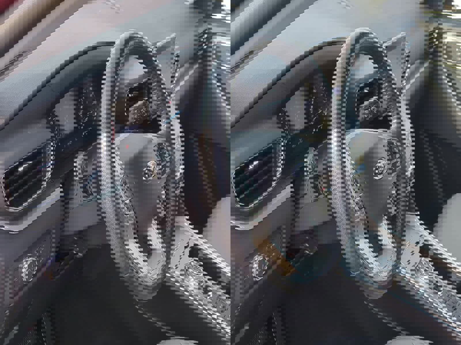 Used 2021 Ford Explorer XLT w/ Equipment Group 202A image 10