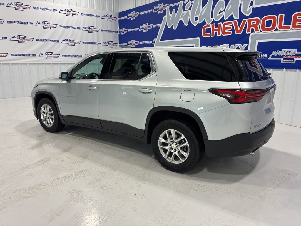 Used 2022 Chevrolet Traverse LS FWD image 4