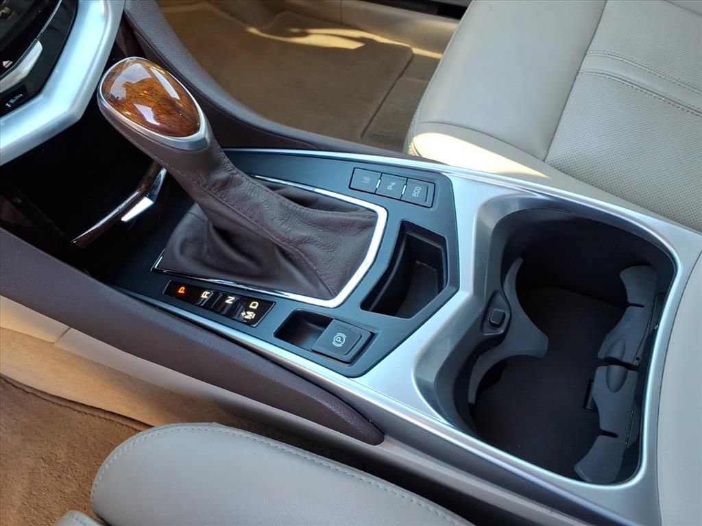 Used 2015 Cadillac SRX Luxury w/ Driver Awareness Package FWD image 13