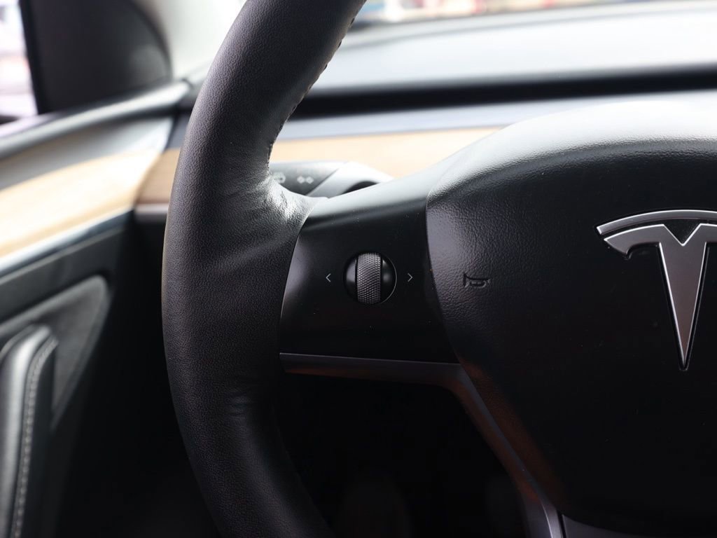 Used 2023 Tesla Model Y Long Range image 26