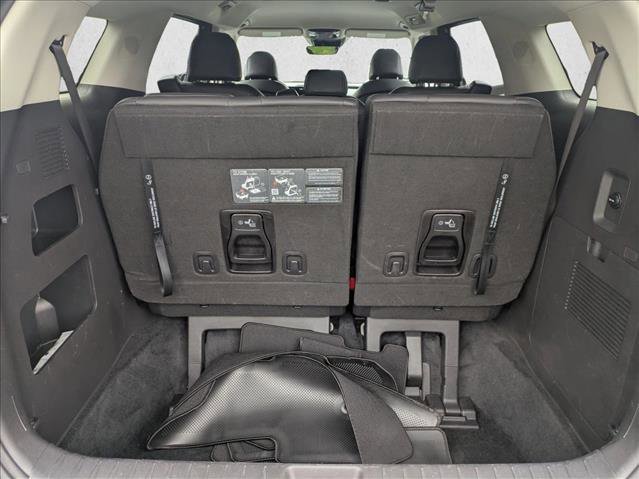 Used 2025 Kia Carnival image 6