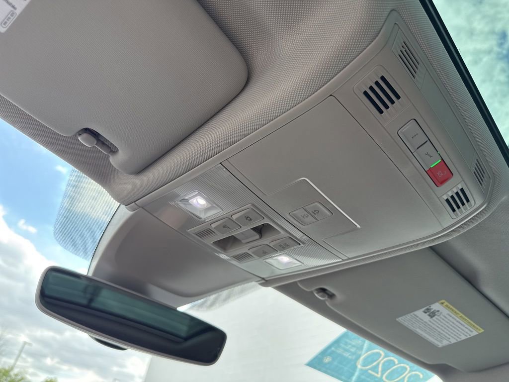 Used 2020 Volkswagen Tiguan SEL image 30