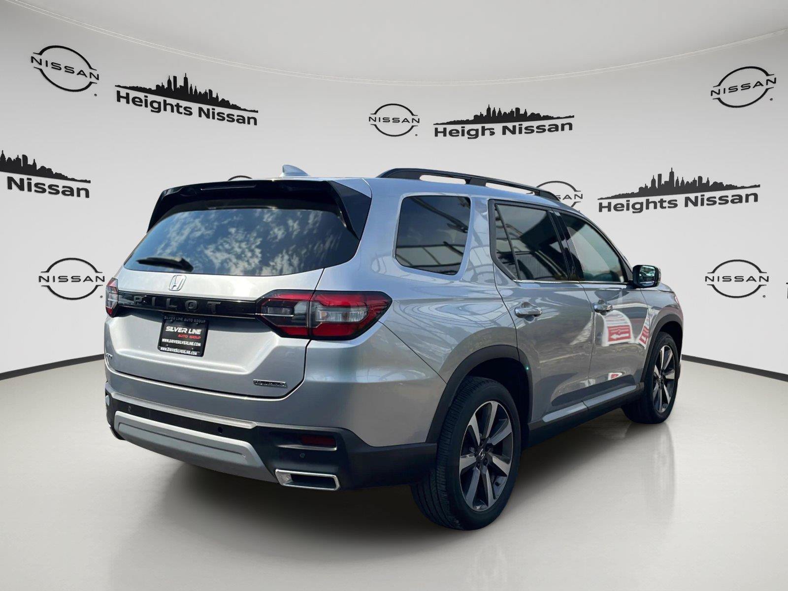 Used 2023 Honda Pilot Touring image 8