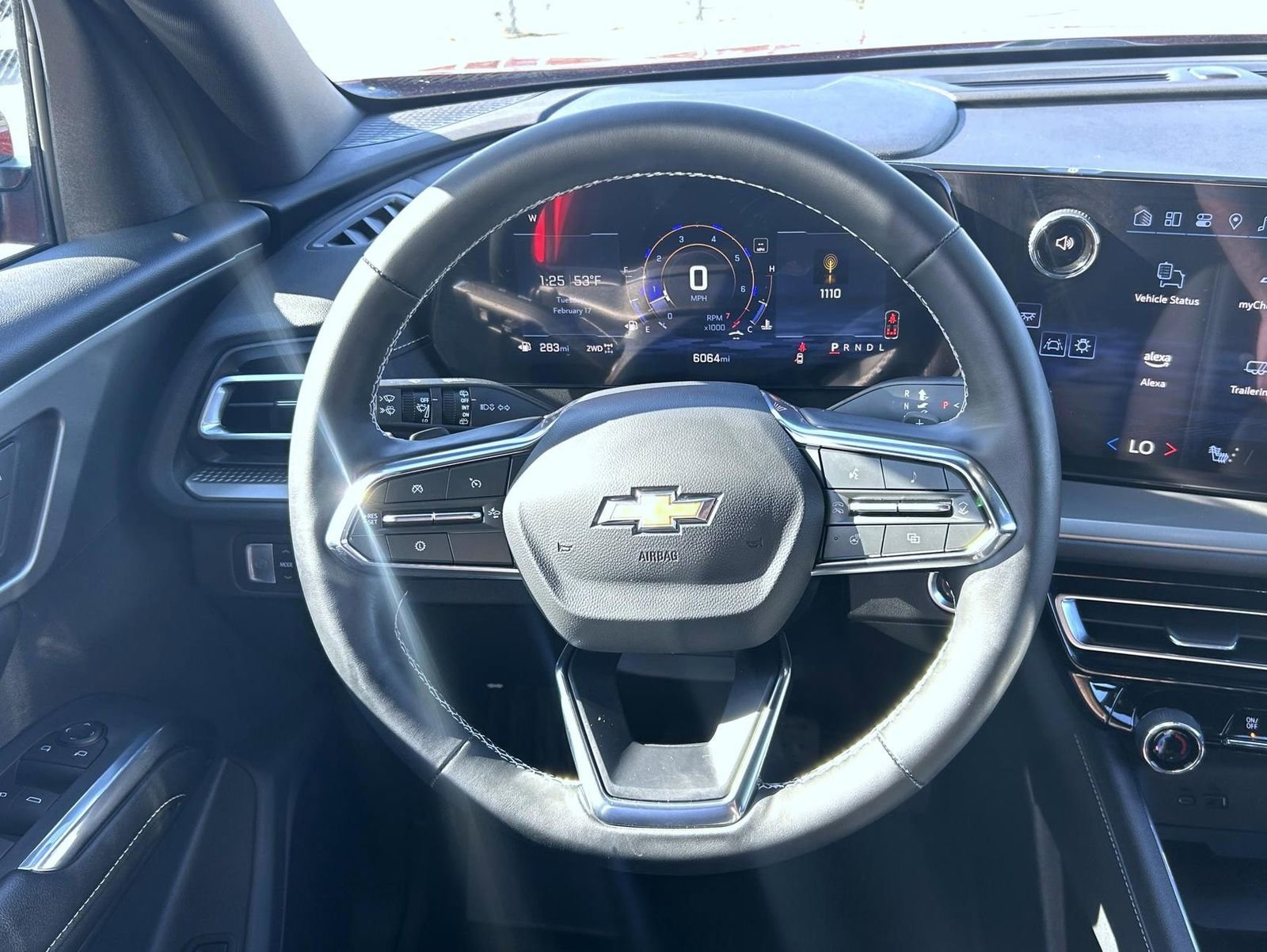 Certified 2025 Chevrolet Traverse LT w/ Driver Confidence Package image 11