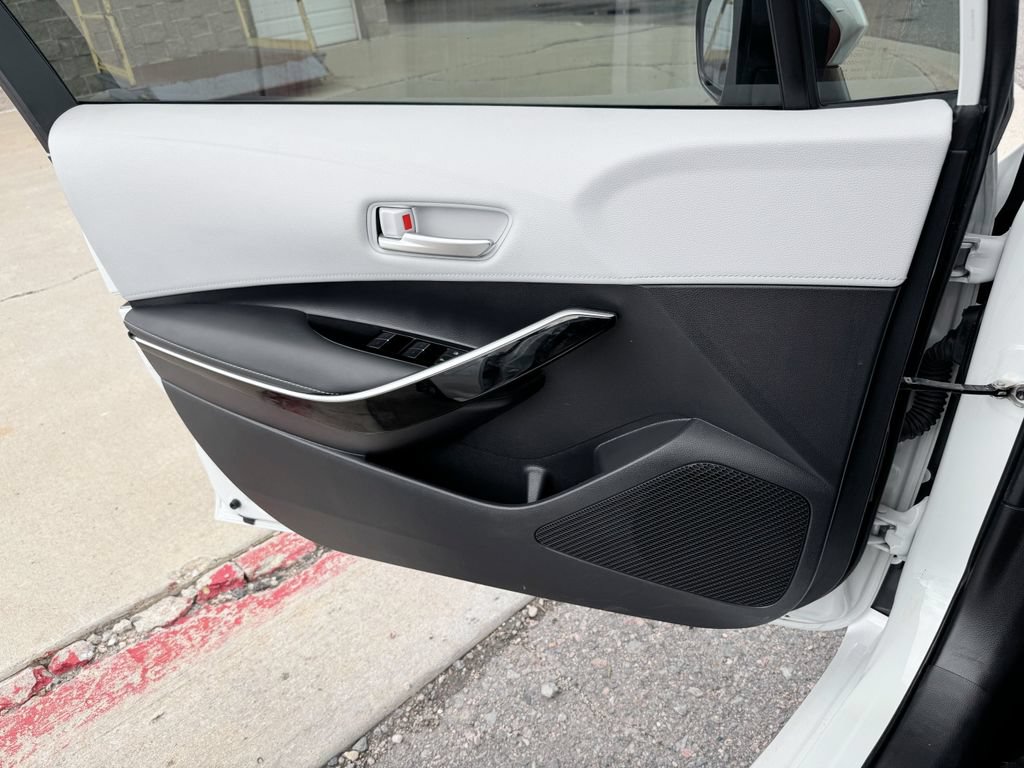 Used 2021 Toyota Corolla XSE FWD image 12