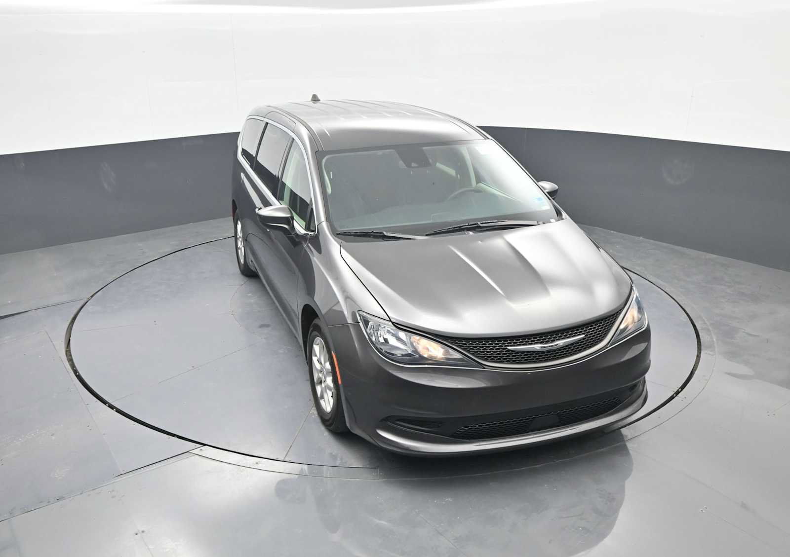 Used 2023 Chrysler Voyager LX FWD image 31