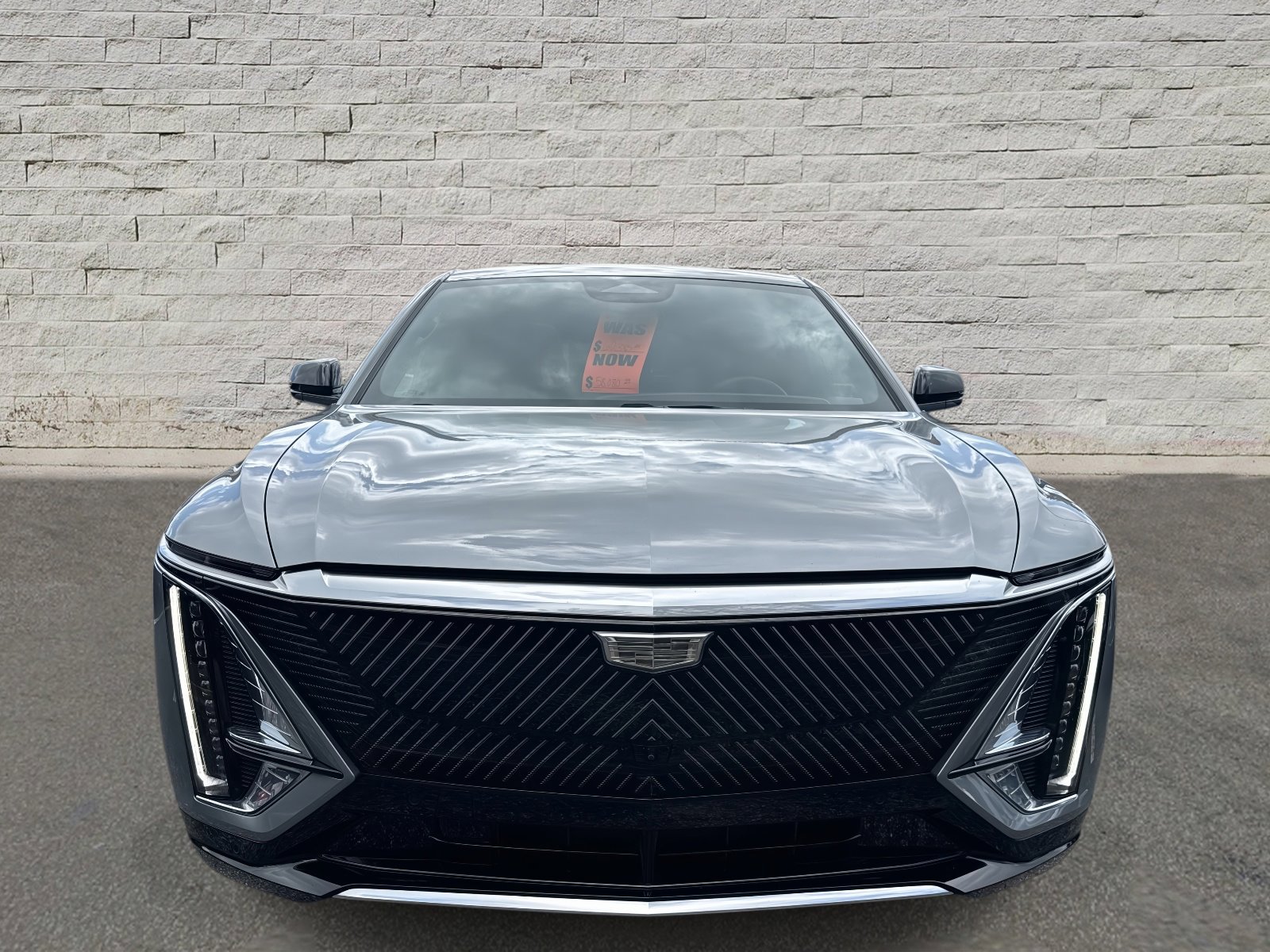 New 2025 Cadillac Lyriq Luxury image 2