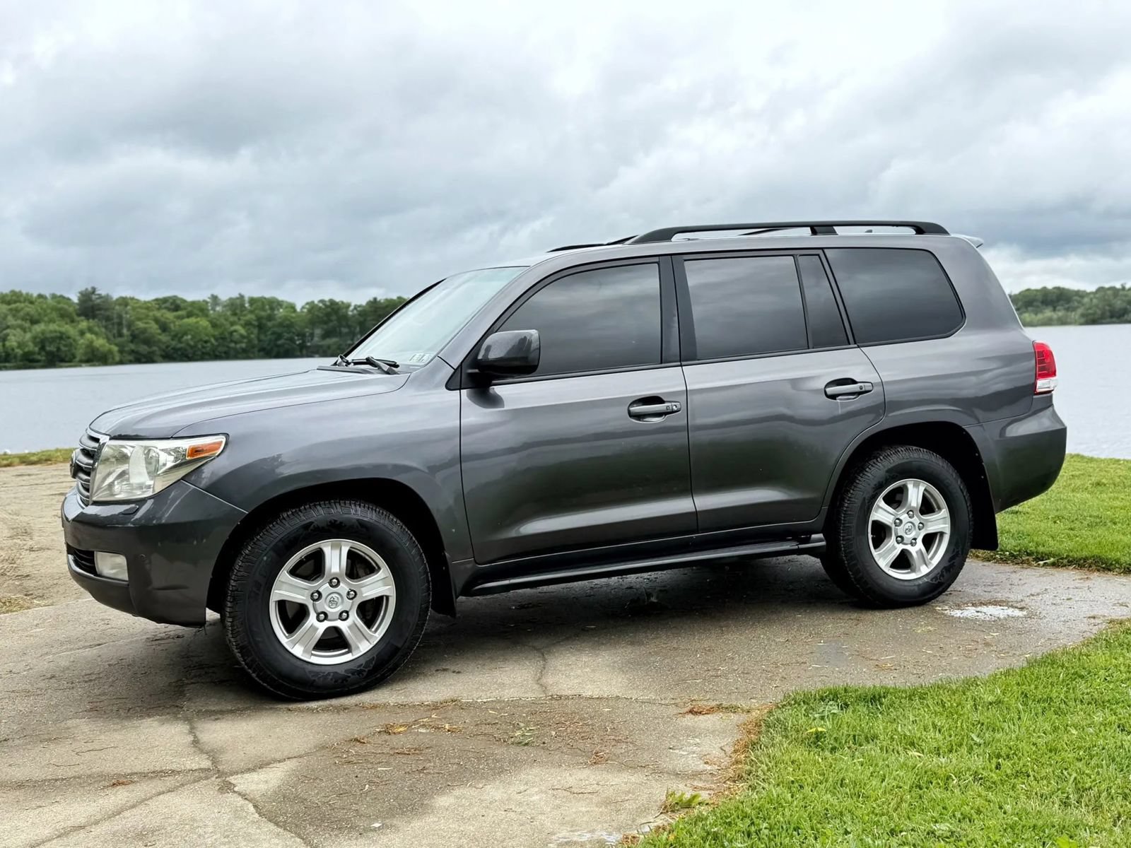Used 2011 Toyota Land Cruiser w/ Upgrade Pkg AWD/4WD image 11