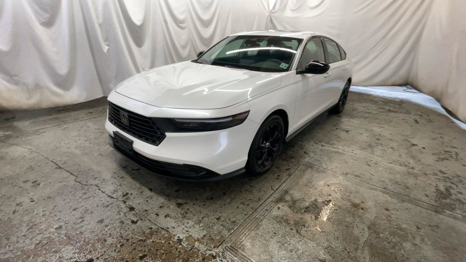 Used 2025 Honda Accord SE image 13