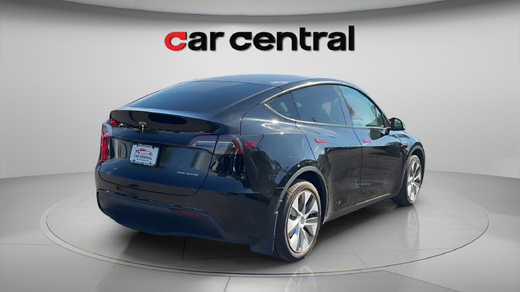 Used 2022 Tesla Model Y Long Range AWD/4WD image 5
